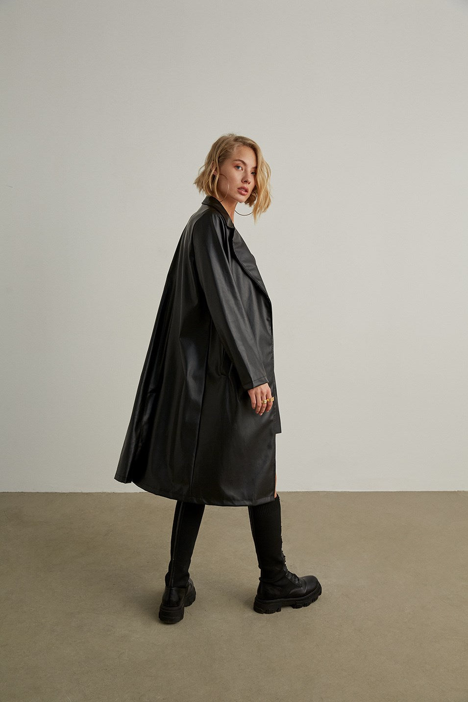 leichter Leder Trenchcoat mit Gürtel- schwarz